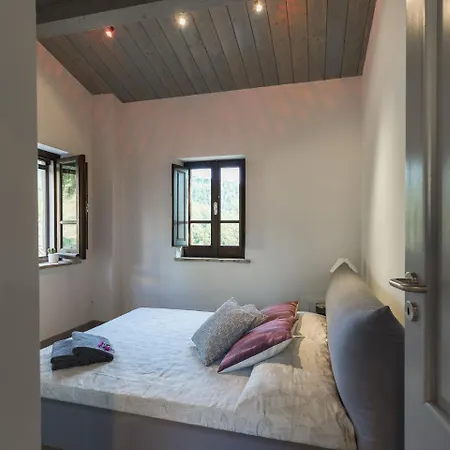 Splendid In With Swimming Pool * Preggio