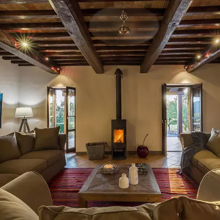 Splendid In With Swimming Pool * Preggio